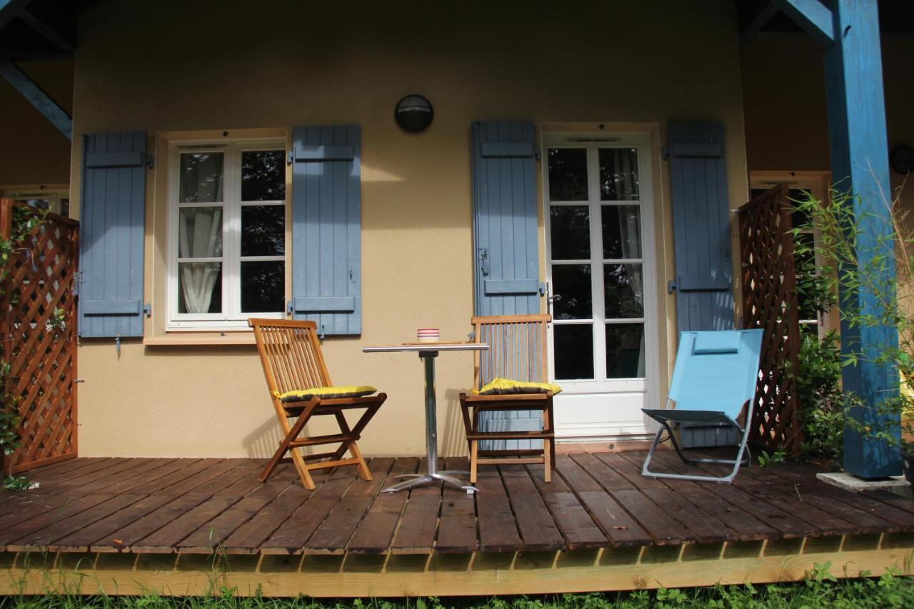 Au Petit Bernerot - Les Gites De L'Arbre Voyageur Eauze Exterior foto
